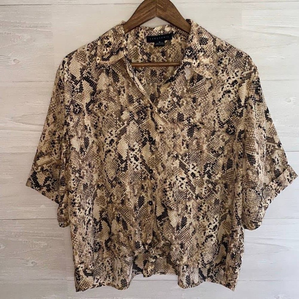 Sanctuary Tan Snakeskin Front Tie Button Up Short Sleeve Relaxed Blouse Medium